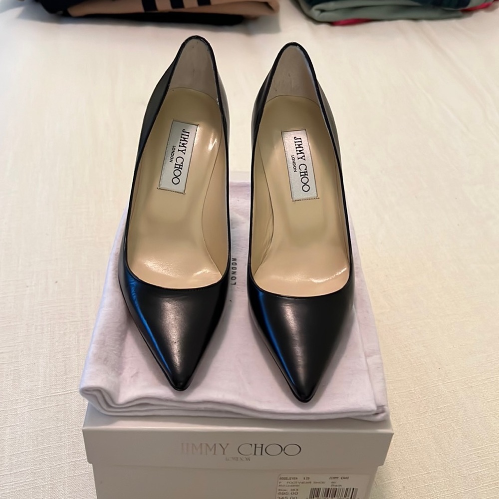 ABSOLUTELY STUNNING Jimmy Choo Eleven pumps